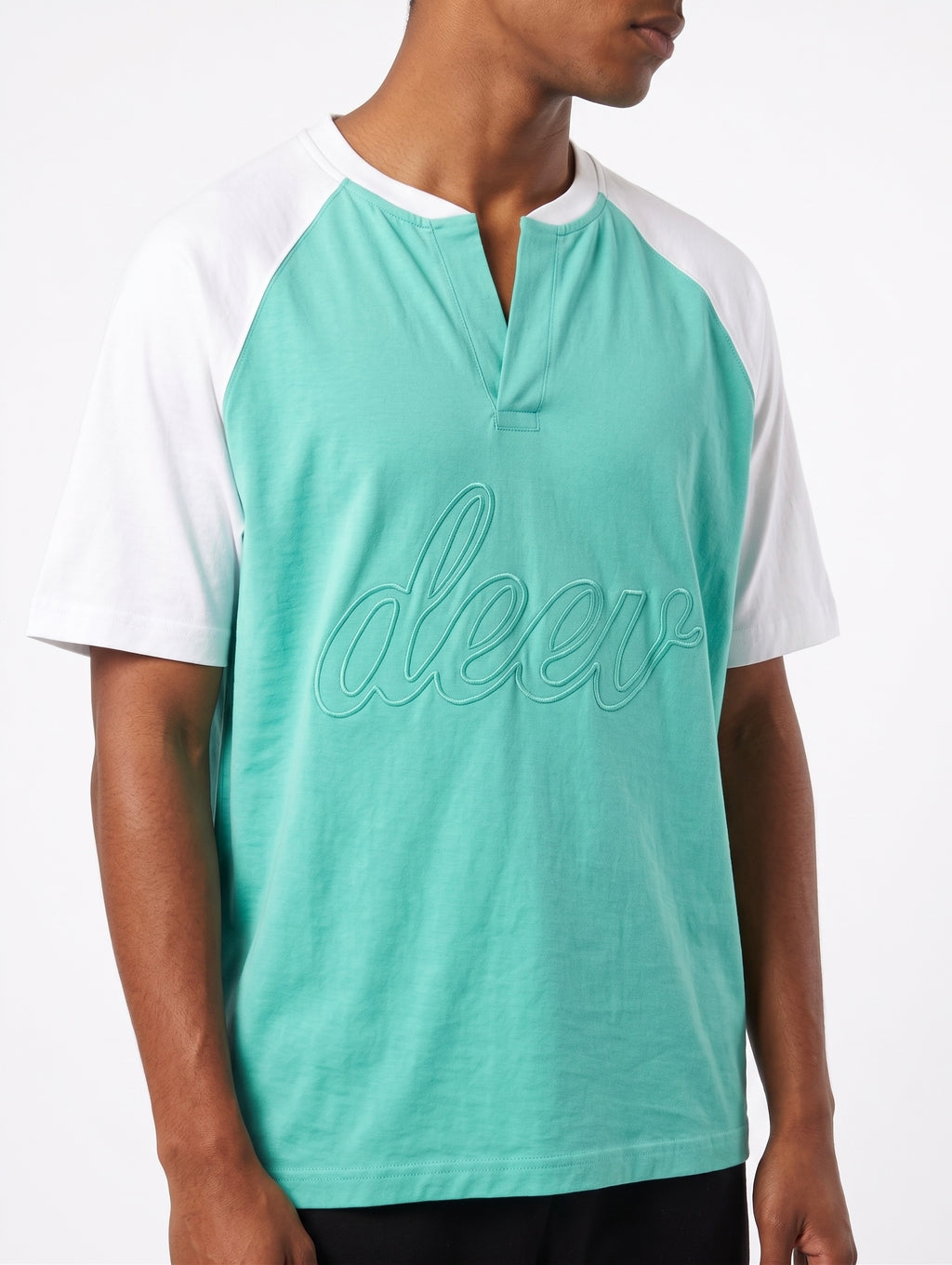 Henley T-Shirt In Aquagreen and White